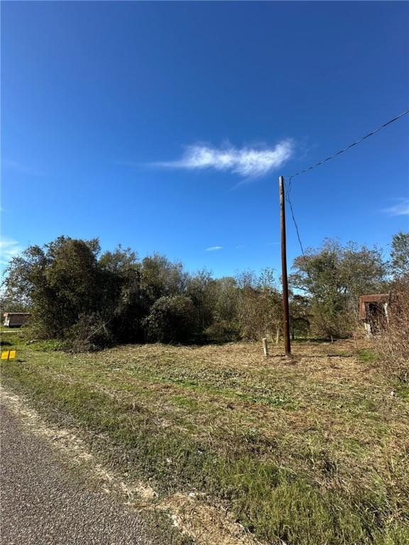 Listing photo 3 for 0 W Kezee St, Calvert TX 77837