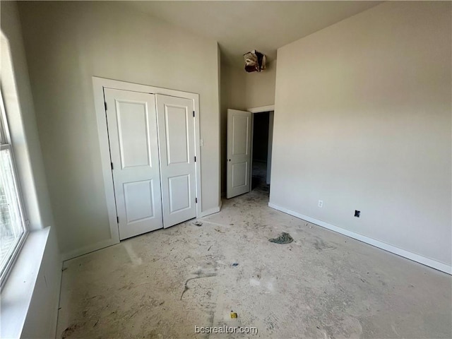 unfurnished bedroom featuring a closet