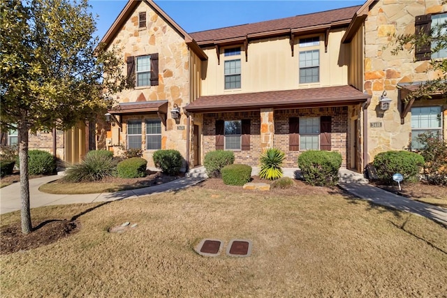 view of front of house featuring a front lawn