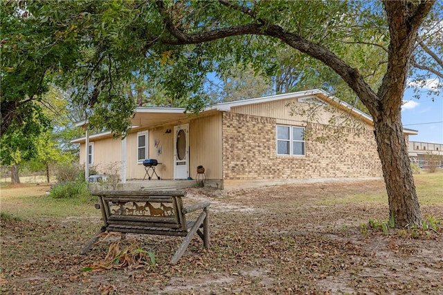 view of front of property