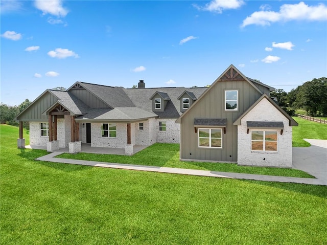 view of front of house with a front yard