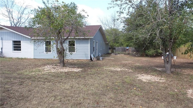 exterior space with a yard