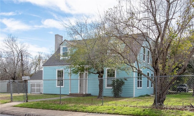 view of front of house featuring a front yard