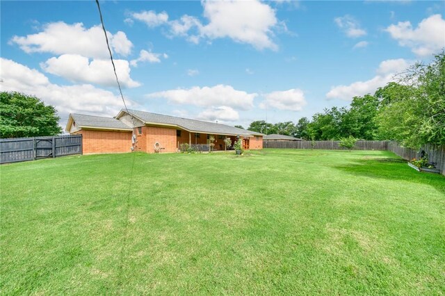 801 N Center St, Franklin, TX 77856 - photo 30