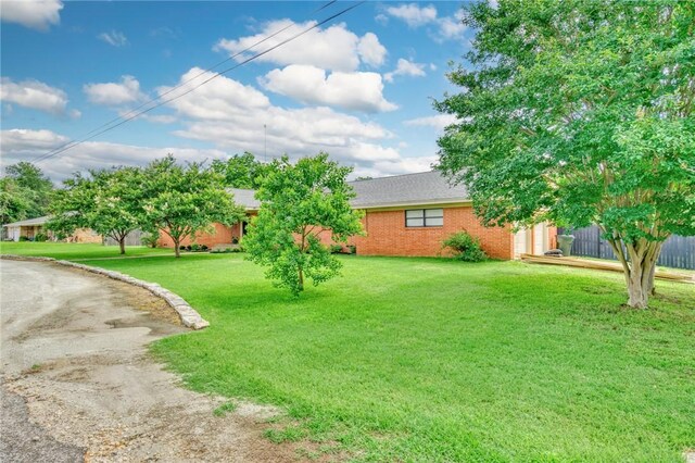 801 N Center St, Franklin, TX 77856 - photo 4