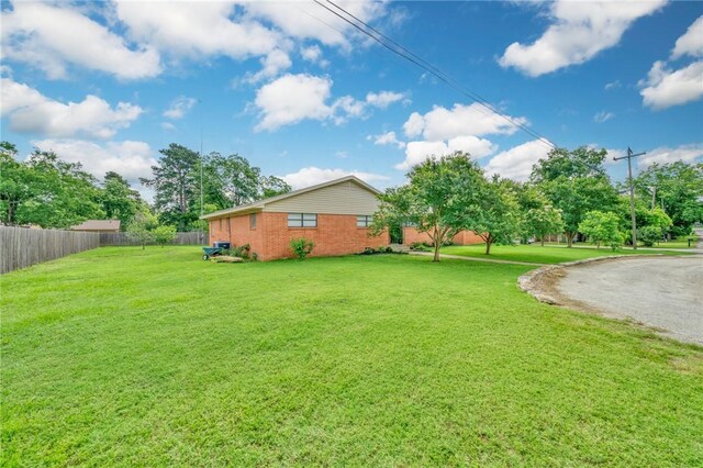 801 N Center St, Franklin, TX 77856 - photo 5