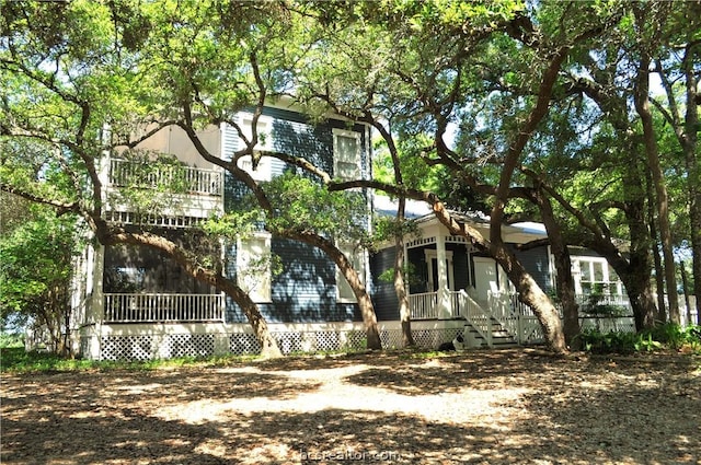 view of front facade with covered porch