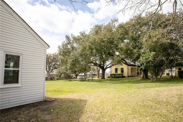 400 N Brazos St, Burton, TX 77835 - view of yard