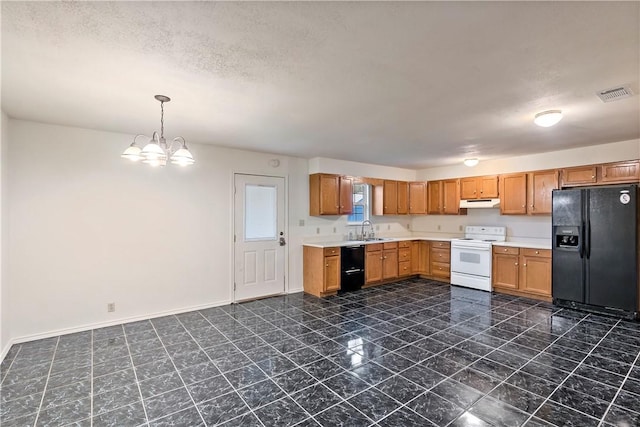 kitchen featuring sink, a chandelier, a textured ceiling, hanging light fixtures, and black appliances