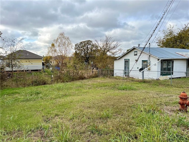 808 W Boundary St, Giddings, TX 78942 - view of yard