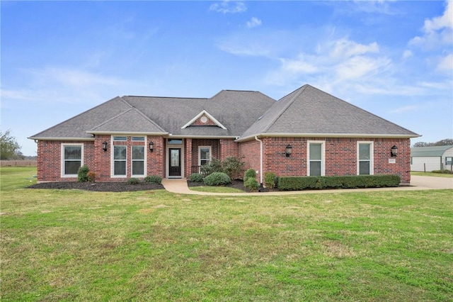 view of front of home featuring a front lawn