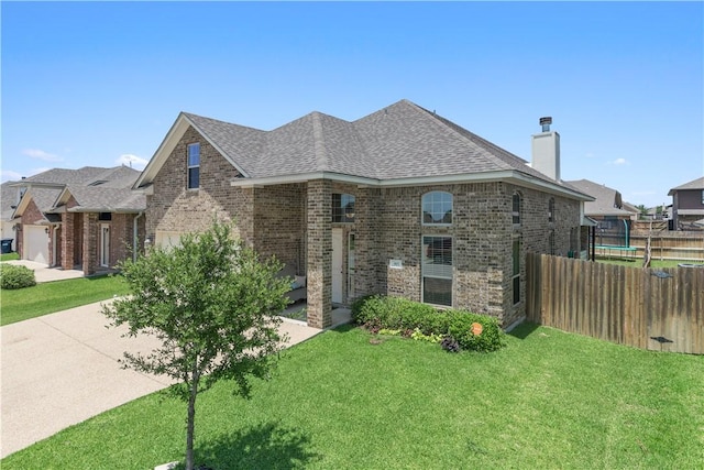 view of front of home with a front lawn