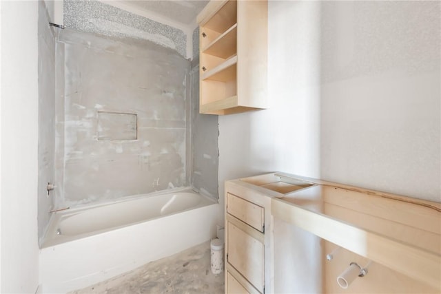 bathroom with shower / tub combination