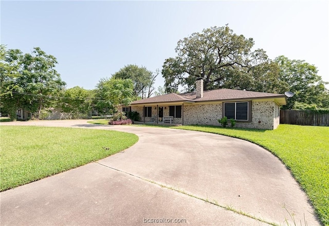 Listing photo 3 for 606 N Mciver St, Madisonville TX 77864