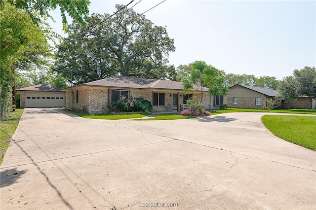 Listing photo 2 for 606 N Mciver St, Madisonville TX 77864