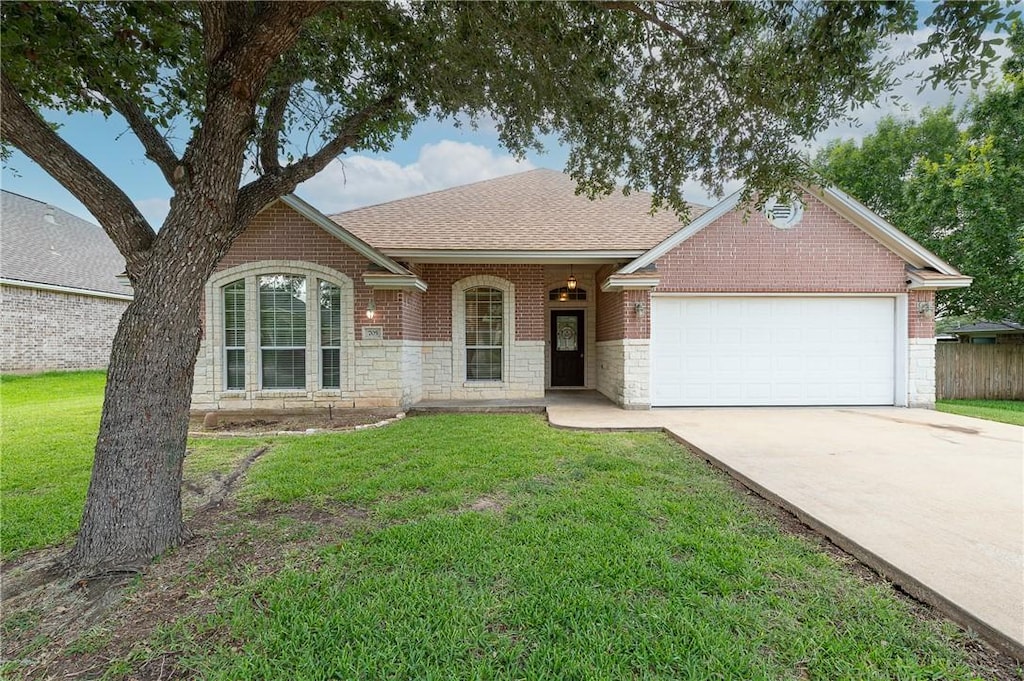 705 Woodson Dr, Caldwell, TX 77836 - photo 1