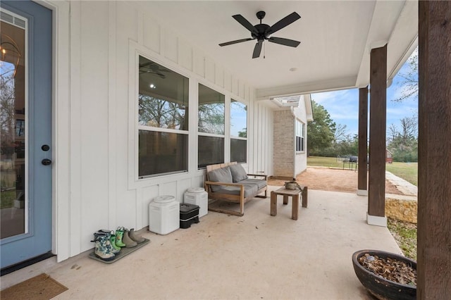 view of patio with ceiling fan