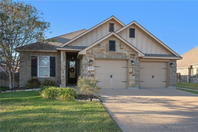 craftsman inspired home with a front lawn and a garage