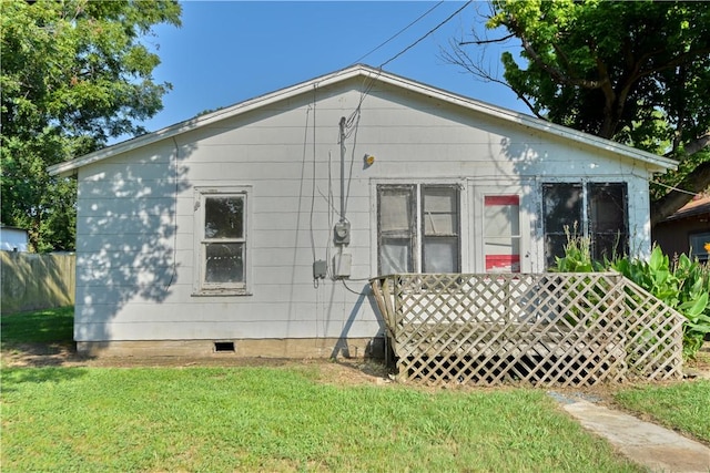 exterior space featuring a lawn