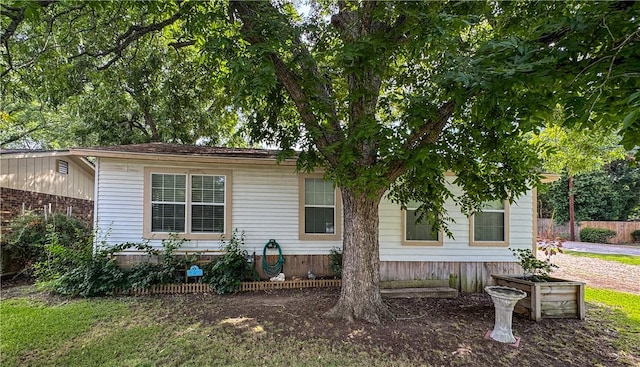 511 N Hill St, Caldwell, TX 77836 - photo 2
