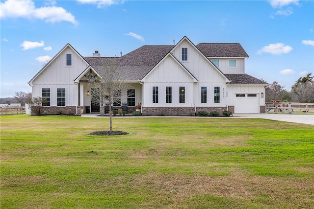 view of front of house with a front yard