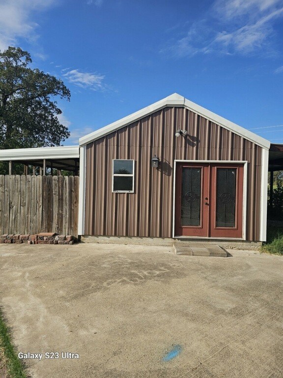 view of outbuilding