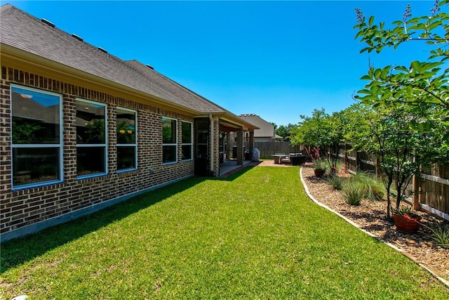 view of yard featuring a patio area