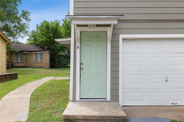 104 N Randolph Ave, Bryan, TX 77803 - property entrance featuring a lawn