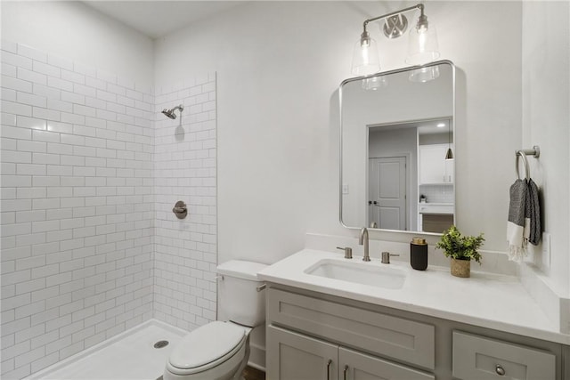 4013 Aspen St Unit 115, Bryan, TX 77801 - full bath featuring tiled shower, toilet, and vanity