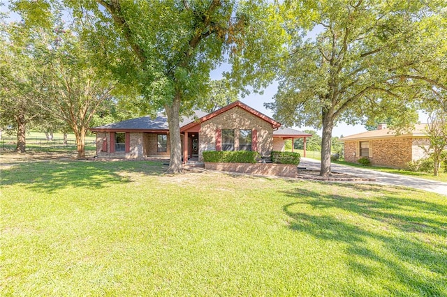 view of front of property with a front yard