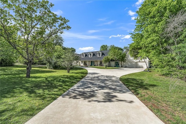 view of front facade with a front lawn