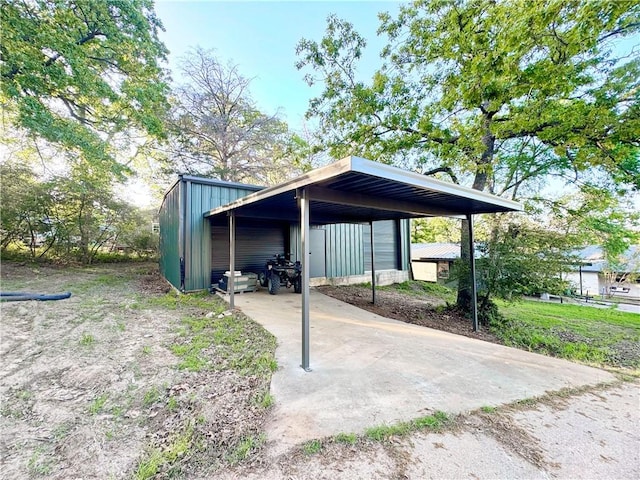 9462 Riley Green Rd, Franklin, TX 77856 - view of car parking