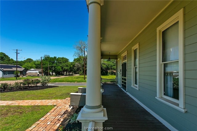 view of patio featuring covered porch