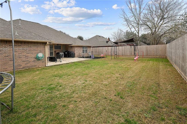 view of yard featuring a patio