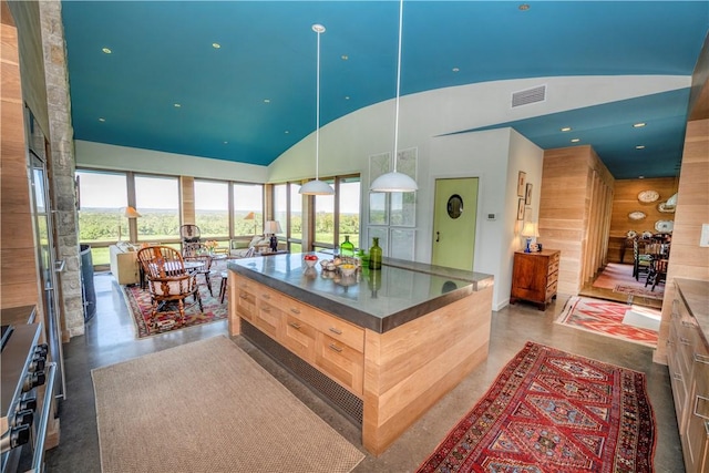 10209 Seward Plantation Rd, Brenham, TX 77833