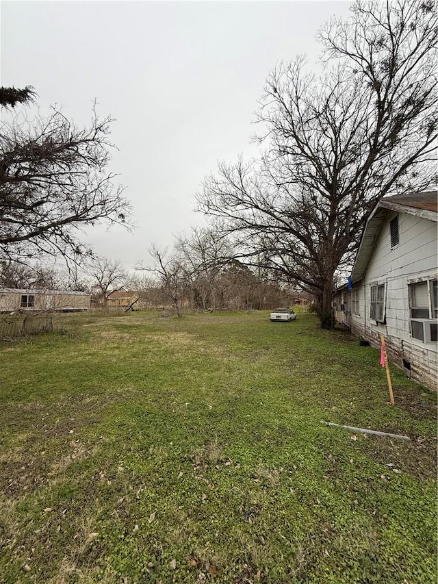 Listing photo 2 for 404 W Mitchell St, Calvert TX 77837