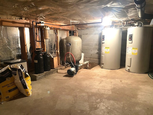 3164 Denney Ranch Way, Kettle Falls, WA 99141 - unfinished basement with water heater and a water pressure tank