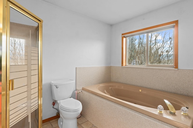 2829 Cottonwood Creek Rd, Chewelah, WA 99109 - bathroom featuring toilet and a bath
