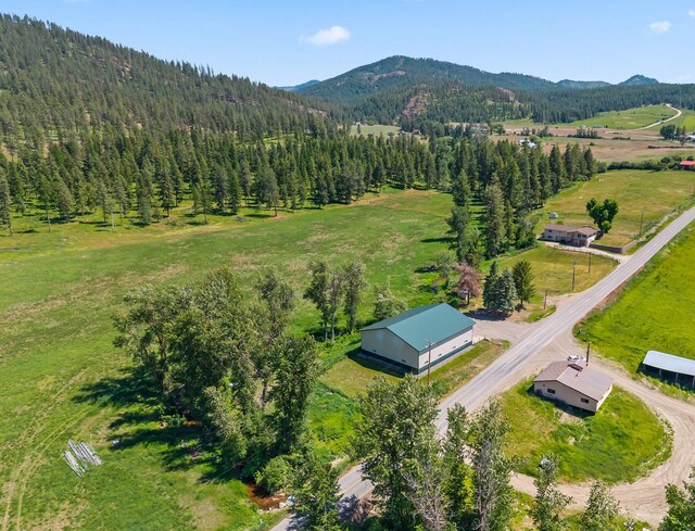 2829 Cottonwood Creek Rd, Chewelah, WA 99109 - view of garage