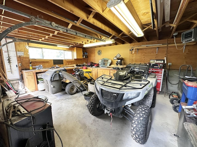824 S Chester St, Colville, WA 99114 - garage featuring a workshop area