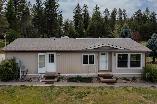 40009 N Sherman Rd, Deer Park, WA 99006 - view of front of property featuring a shingled roof, a front lawn, and entry steps