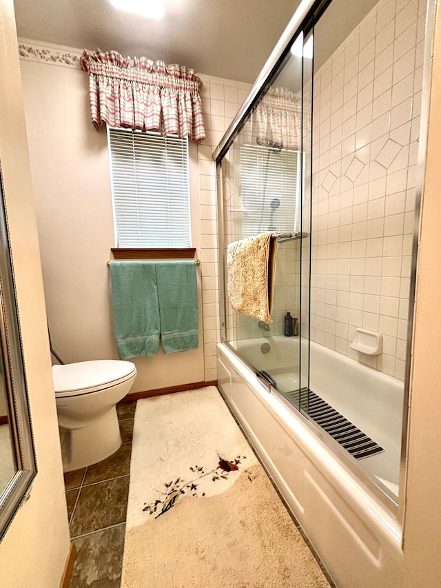 1425 Chapin Rd N, Evans, WA 99126 - bathroom with toilet and enclosed tub / shower combo