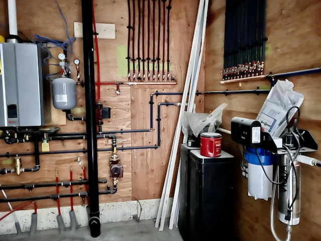 4070 Northport Flat Creek Rd, Northport, WA 99157 - view of horse barn featuring water heater