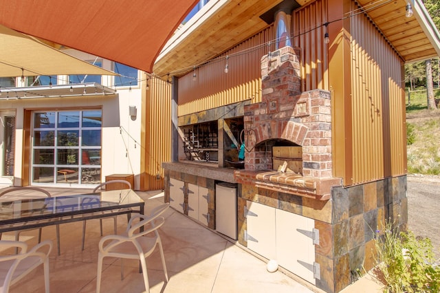 view of patio / terrace with an outdoor kitchen