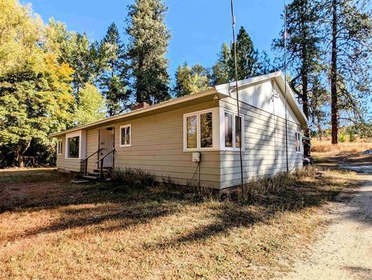 4439 Whittier Rd, Clayton, WA 99110 - photo 2