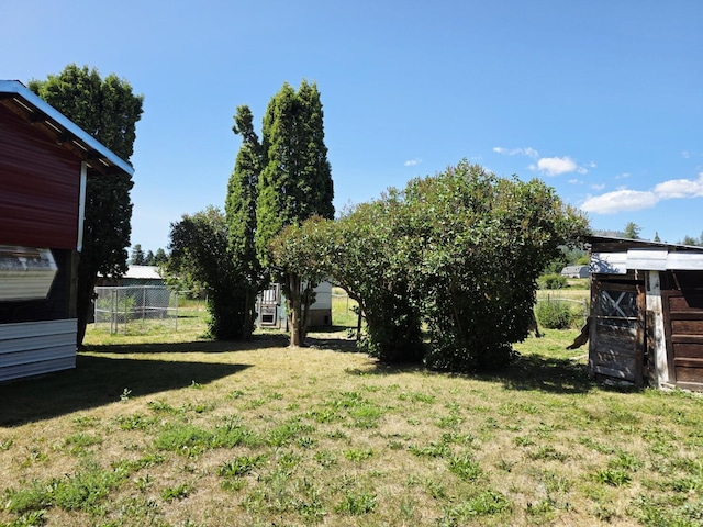 707 N 4th St W, Chewelah, WA 99109 - view of yard