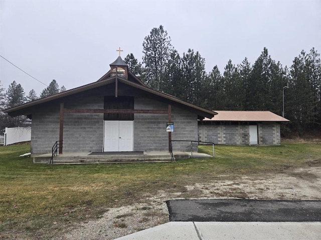 view of outdoor structure