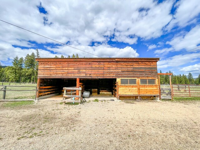 view of outdoor structure