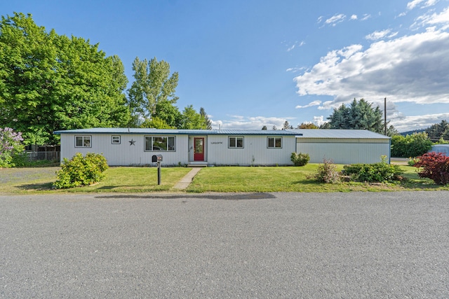 505 W Court Ave, Chewelah, WA 99109 - view of front of property featuring a front yard