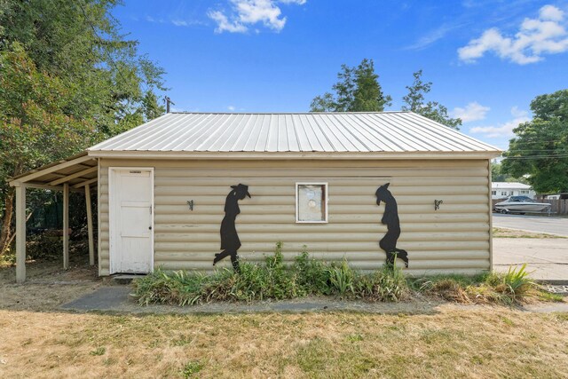 view of outbuilding